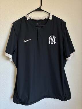 Nike New York Yankees MLB Authentic Collection Short Sleeve Pullover Hot Jacket
